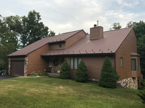 575 Robins Rest Rd, Bluefield, WV 24701