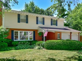 907 E Baldwin Rd, Palatine, IL 60074