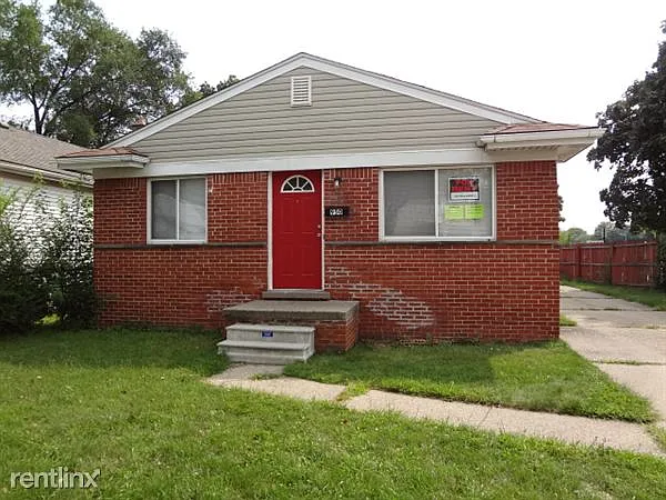 950 E Meyers Ave photo 1