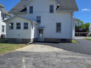 704 S Main St, Bowling Green, OH 43402
