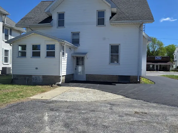 704 S Main St, Bowling Green, OH 43402