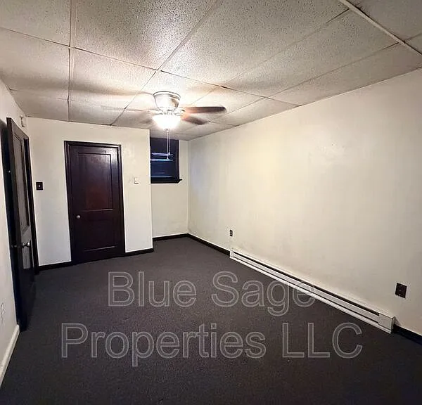 621 W 7th St #C — Photo 10