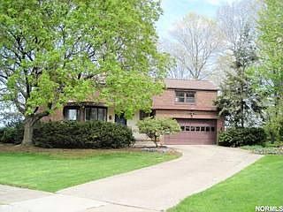 1st image of 359 Lake Park Dr