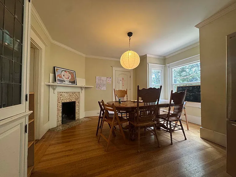 2836 Derby St — Photo 24