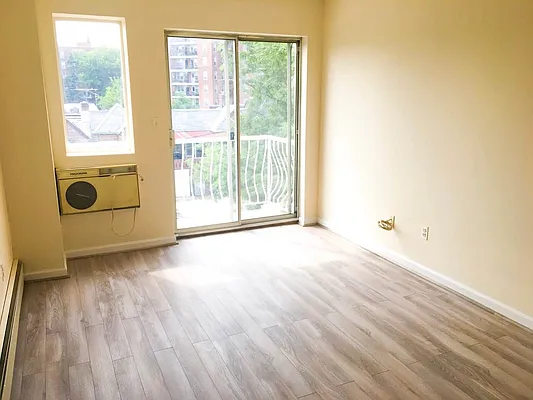 Rented by Showcase Realty | media 4