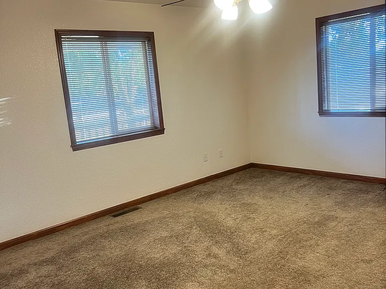 5900 Laramie Ln — Photo 3