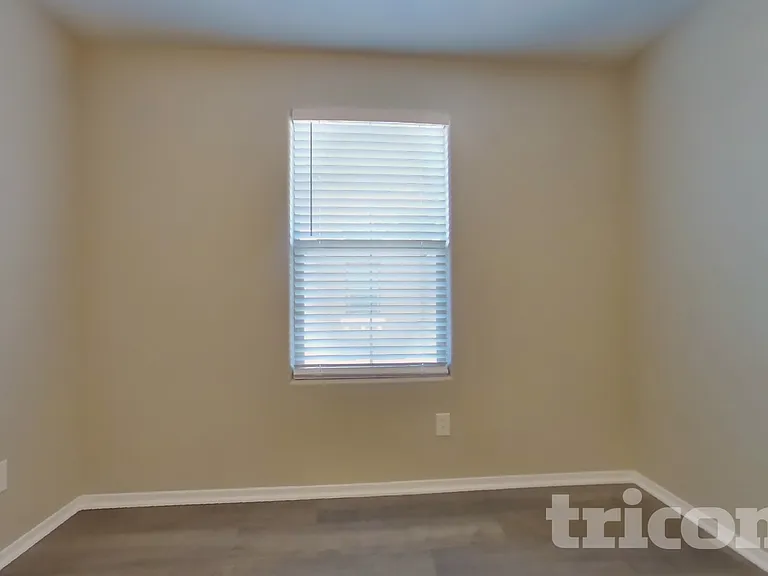 323 N 56th Pl — Photo 12