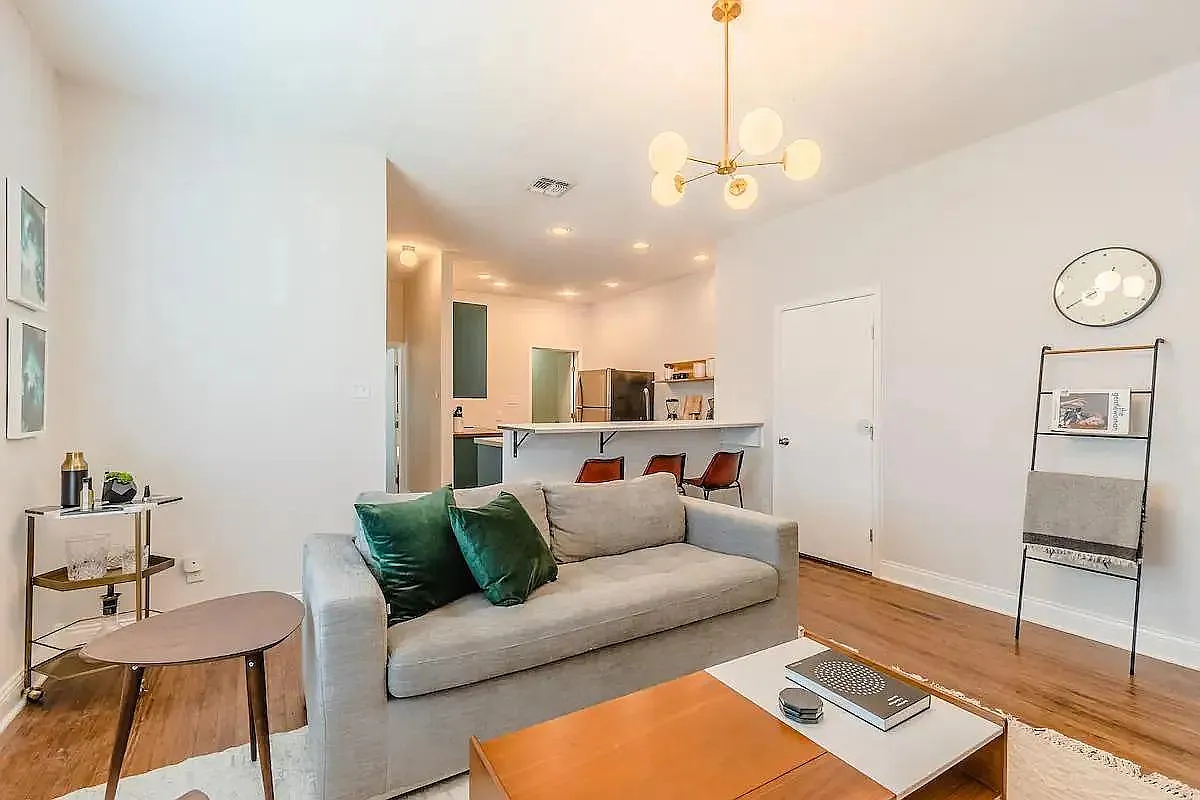 1704 S Akard St - 1704 S. Akard St , Unit 1 — Photo 3