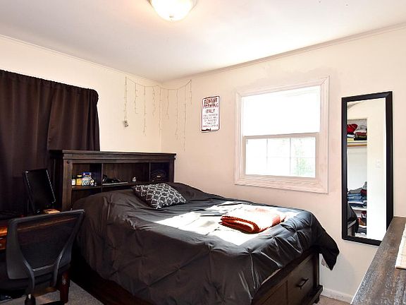 3rd image of 6473 Gainer St