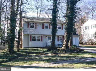 4 Overbrook Cir, Moorestown, NJ 08057