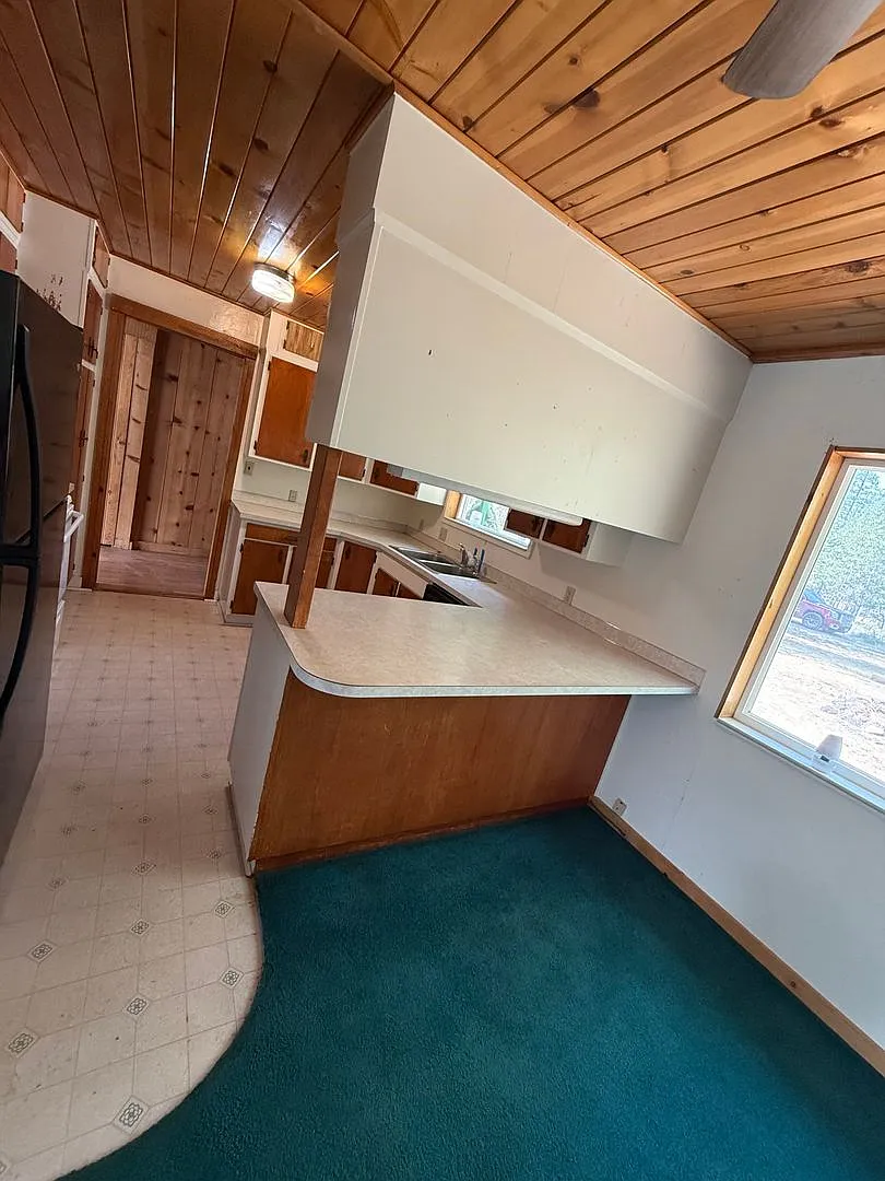3 Bed 1.5 Bath With Lots of Space — Photo 4