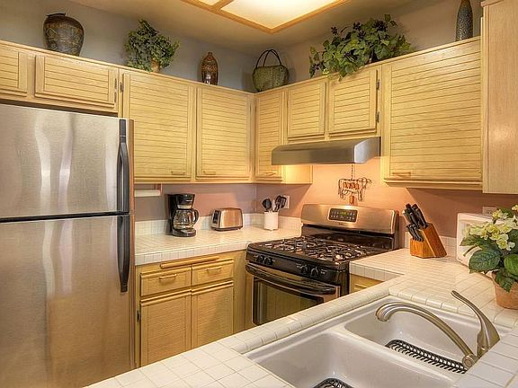 5th image of 407-24157 W Del Monte Dr #407