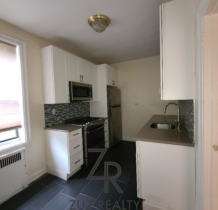1st image of 45 Hawthorne St APT 6E