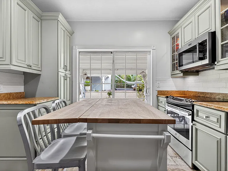 412 El Prado — Photo 20