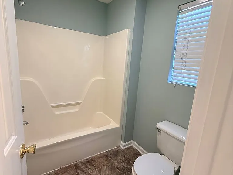 412 Sproles Ave E — Photo 12