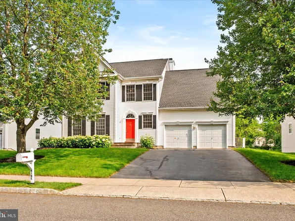 9 Hedgecroft Dr, Pennington, NJ 08534