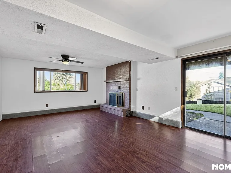 5615 S 141st St — Photo 21