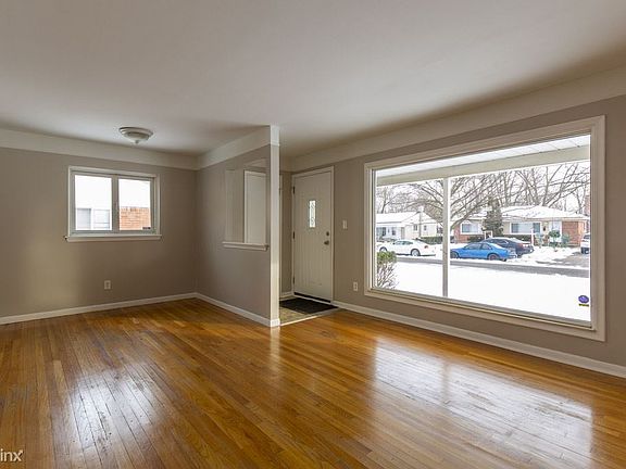 2nd image of 840 Desoto Ave