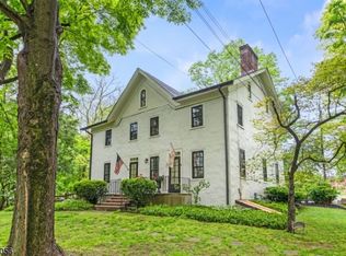 21 W Mill Rd, Long Valley, NJ 07853