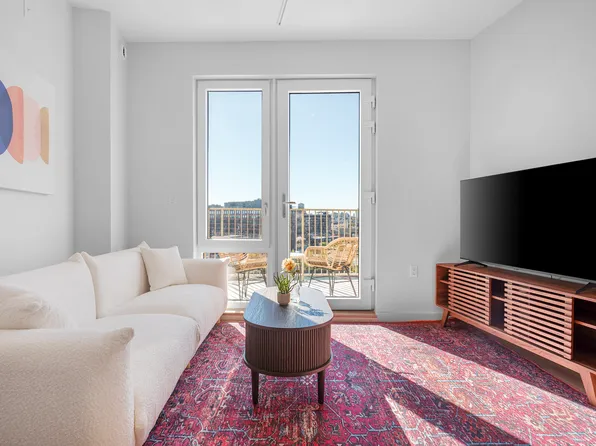 16 West Street image 2 of 15