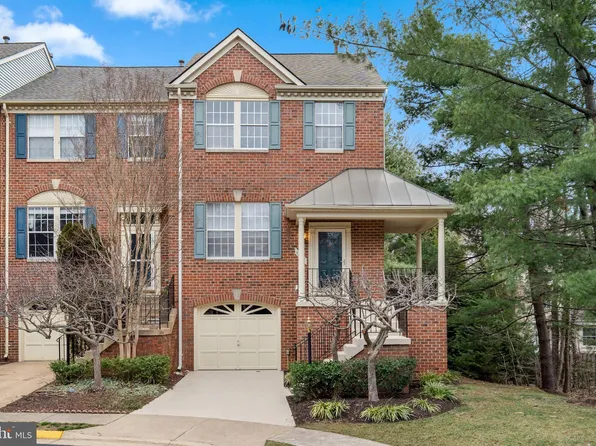 1453 Park Garden Ln, Reston, VA 20194