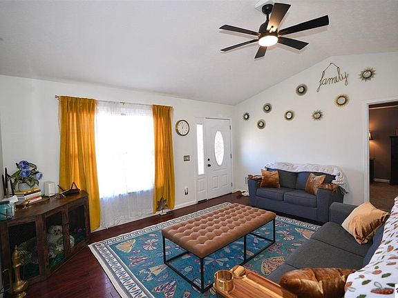 5th image of 1895 Thomas Rd