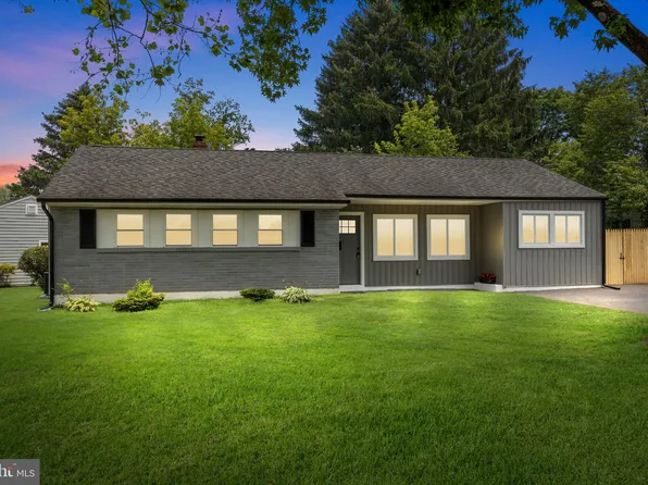 4415 Concord Dr, Trevose, PA 19053