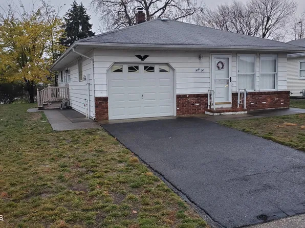 42 Harrington Drive S, Toms River, NJ 08757