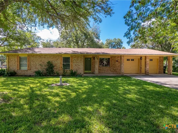 129 Nueces Ln, Seguin, TX 78155