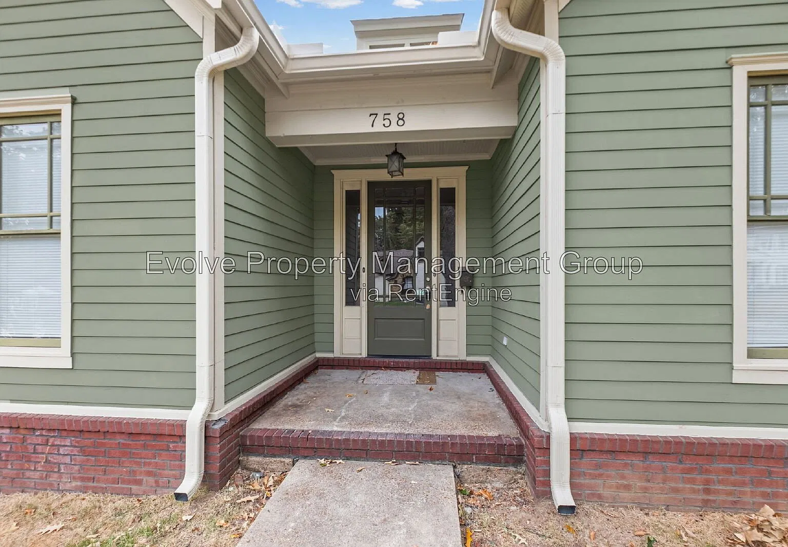 3 bed, 2.0 bath, 1600 sqft, $2,295 — Photo 4