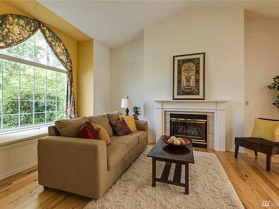 5th image of 3109 Hollywood Dr NE