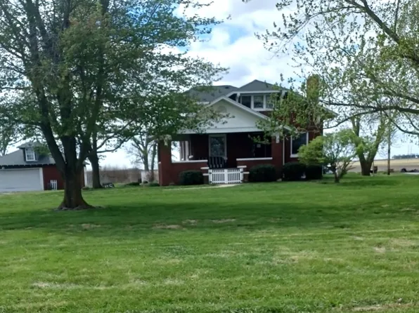 1060 N County Road 2050 E, Villa Grove, IL 61956