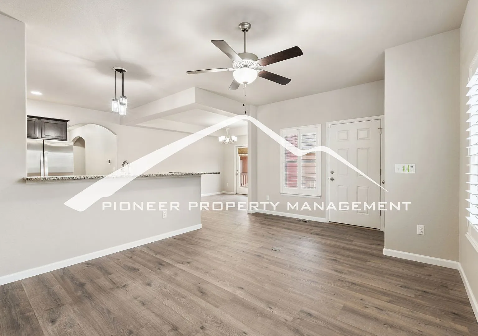 Spacious 4bd, 3 Full Bath Gold Hill Mesa Villa with Main Floor Living with AC and 2 Car Garage — Photo 2