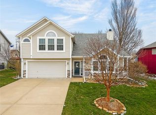 1305 Dogwood Dr, Greenwood, MO 64034