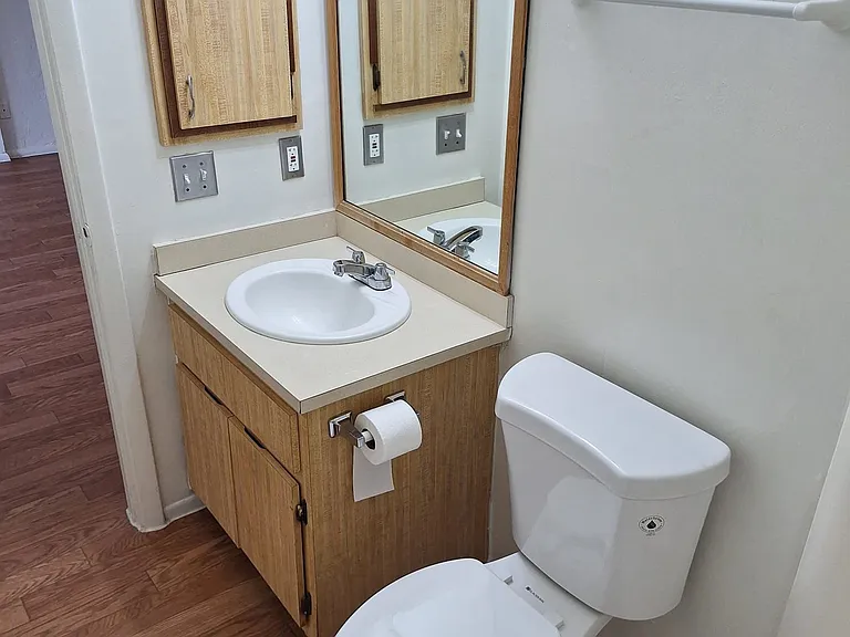 15590 Riverwood Ln — Photo 8