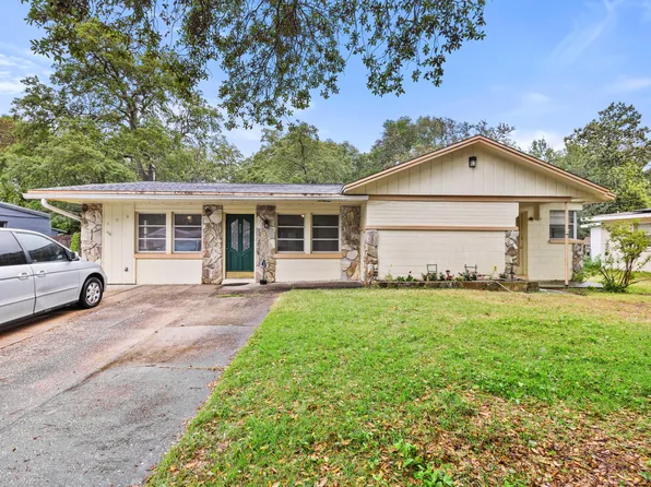 209 Hawthorne Cir, Fort Walton Beach, FL 32547