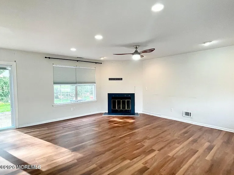 21 Evergreen Dr — Photo 3