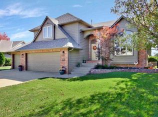 330 S Fairway Cir, Andover, KS 67002