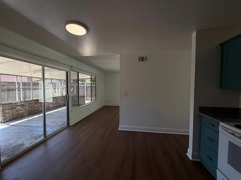5874 Moraga Ave — Photo 5