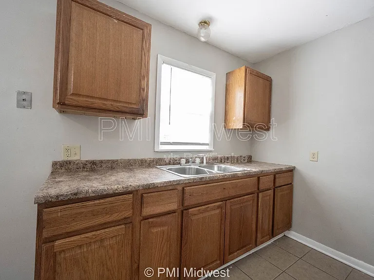 1859 W 60th St — Photo 11