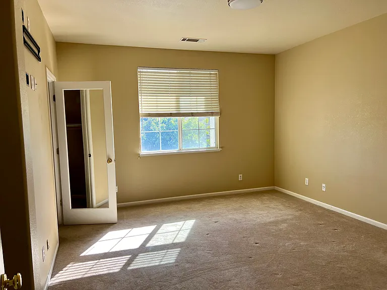 2441 Jessica Cir — Photo 14