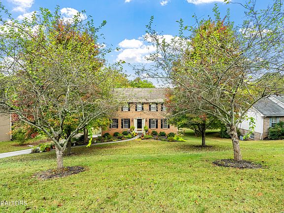 2nd image of 8707 Glen Echo Dr