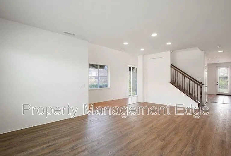 23536 Silverwood St — Photo 3