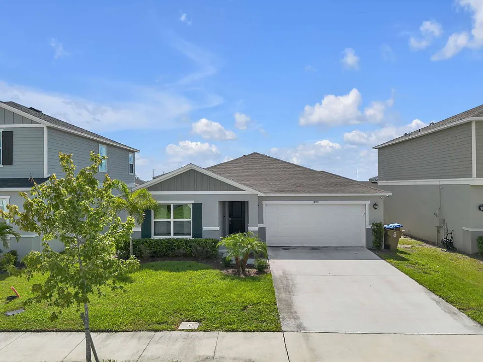 3800 Whitetail Ct