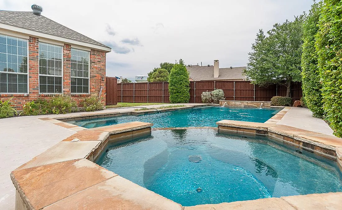 5 bed, 3926 sqft, $5,800 — Photo 3