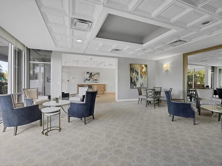 555 S Gulfstream Ave #902 — Photo 37