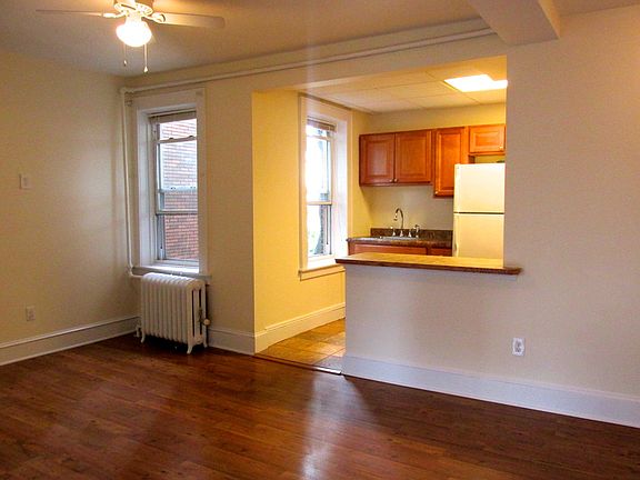 5th image of 8 N Tyson Ave APT 3
