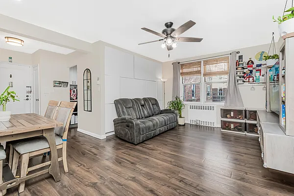Sold by Re/Max In The City | media 23