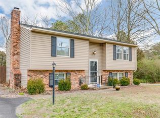 9424 Reams Rd, North Chesterfield, VA 23236