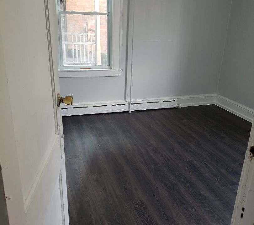 2nd image of 1880 Broad St APT A4
